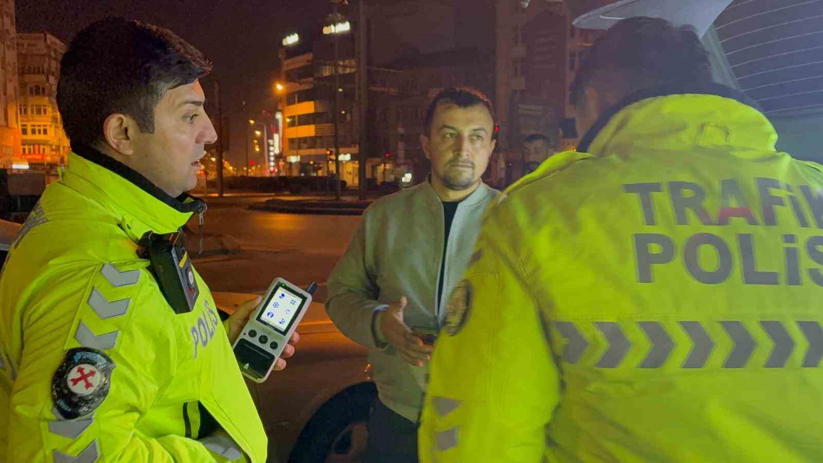 polisin alkollu yolcuyla imtihani kamerada 2 ShsH5eDk