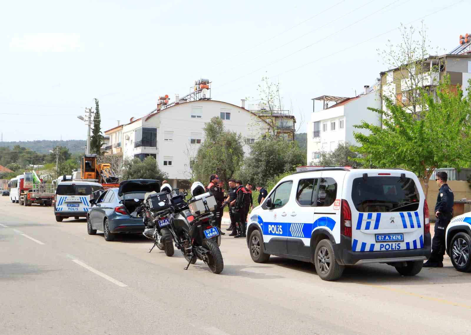 polisin dur ihtarina uymadi 15 kilometrelik kovalamaca sonucu yakalandi 5 JsUvn25v
