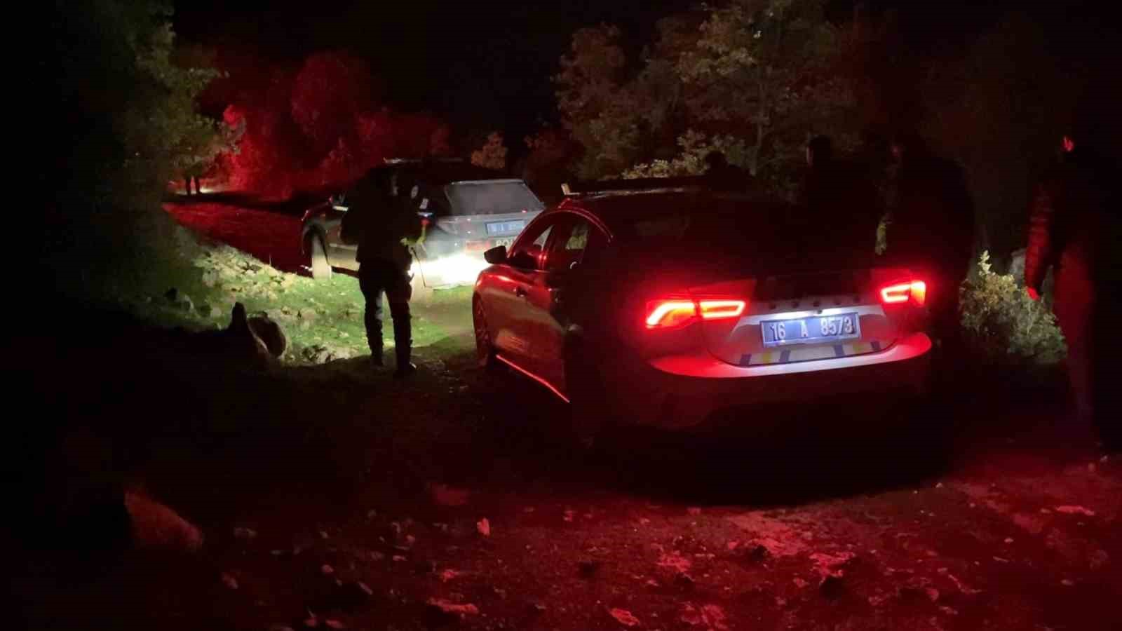 polisin dur ihtarina uymadi camura saplaninca yaya olarak kacti 4 9lGCMPKY