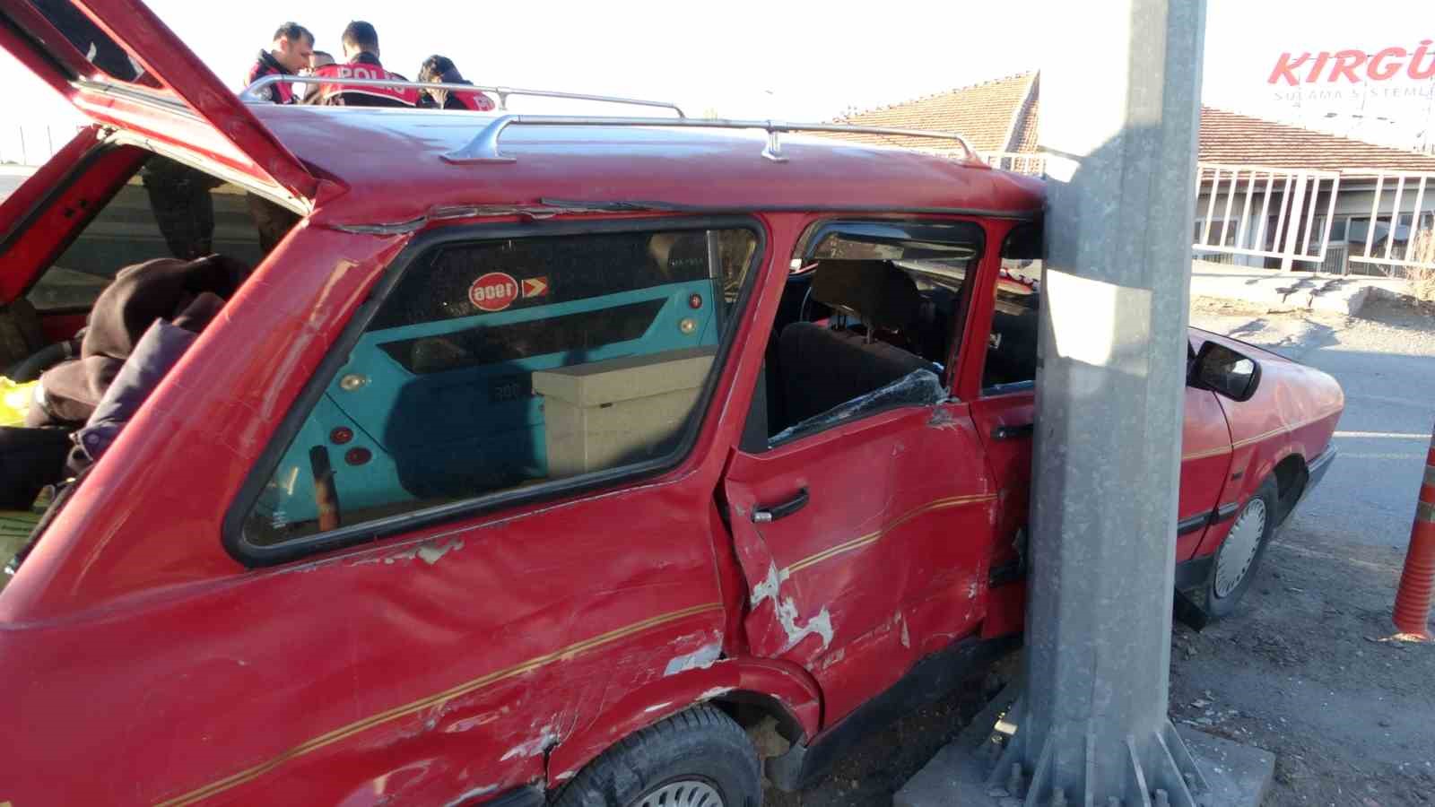 polisin dur ihtarina uymadi kacarken kaza yapti aracta uyusturucu ele gecirildi 4 QH9QyK8C