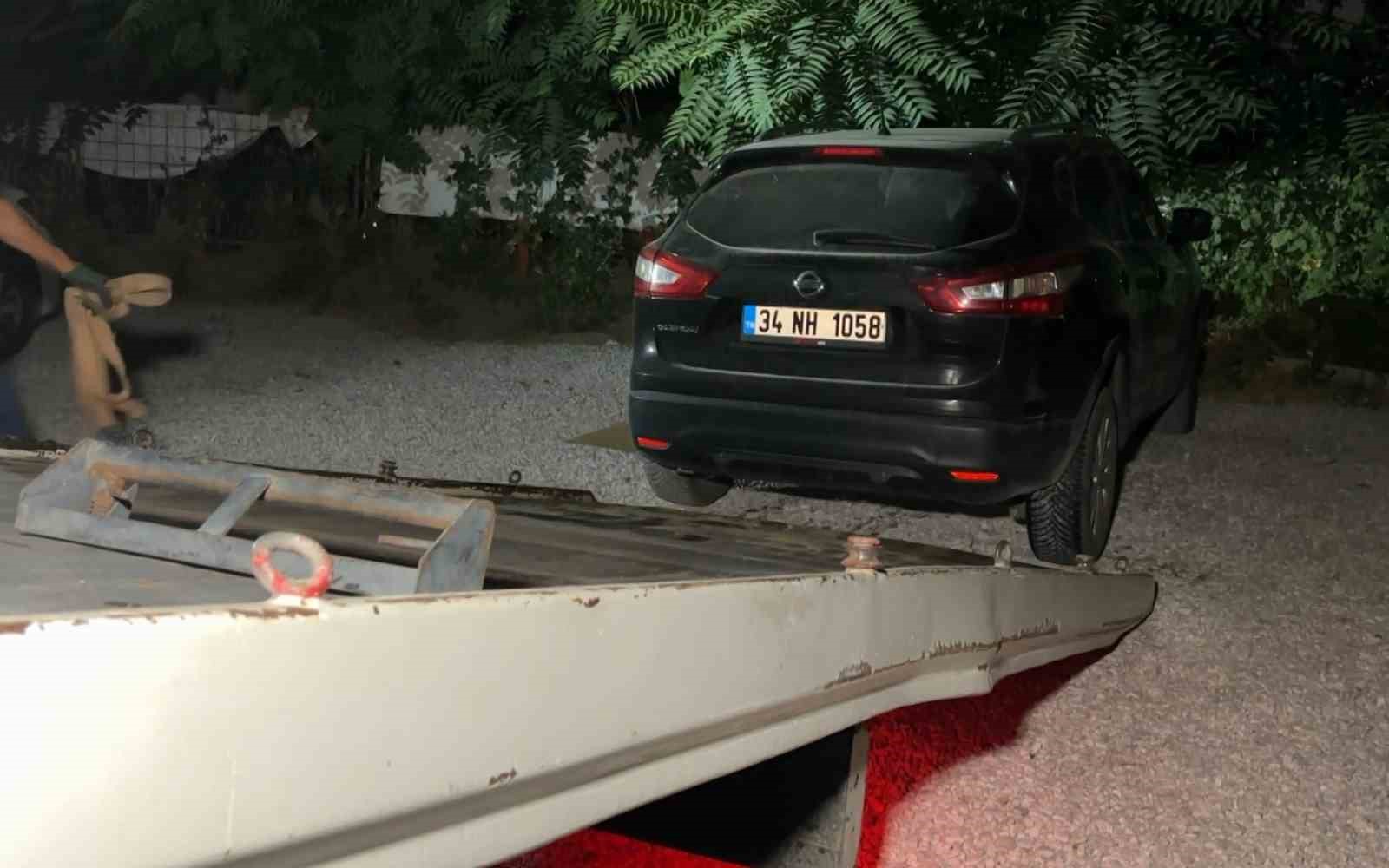 Polisin ehliyet ve kimlik istediği alkollü sürücü, "150 TL param var" dedi 4 polisin ehliyet ve kimlik istedigi alkollu surucu 150 tl param var dedi 0 RmDzyU8m