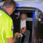 polisin-ehliyet-ve-kimlik-istedigi-alkollu-surucu-150-tl-param-var-dedi-nSSagN73.jpg