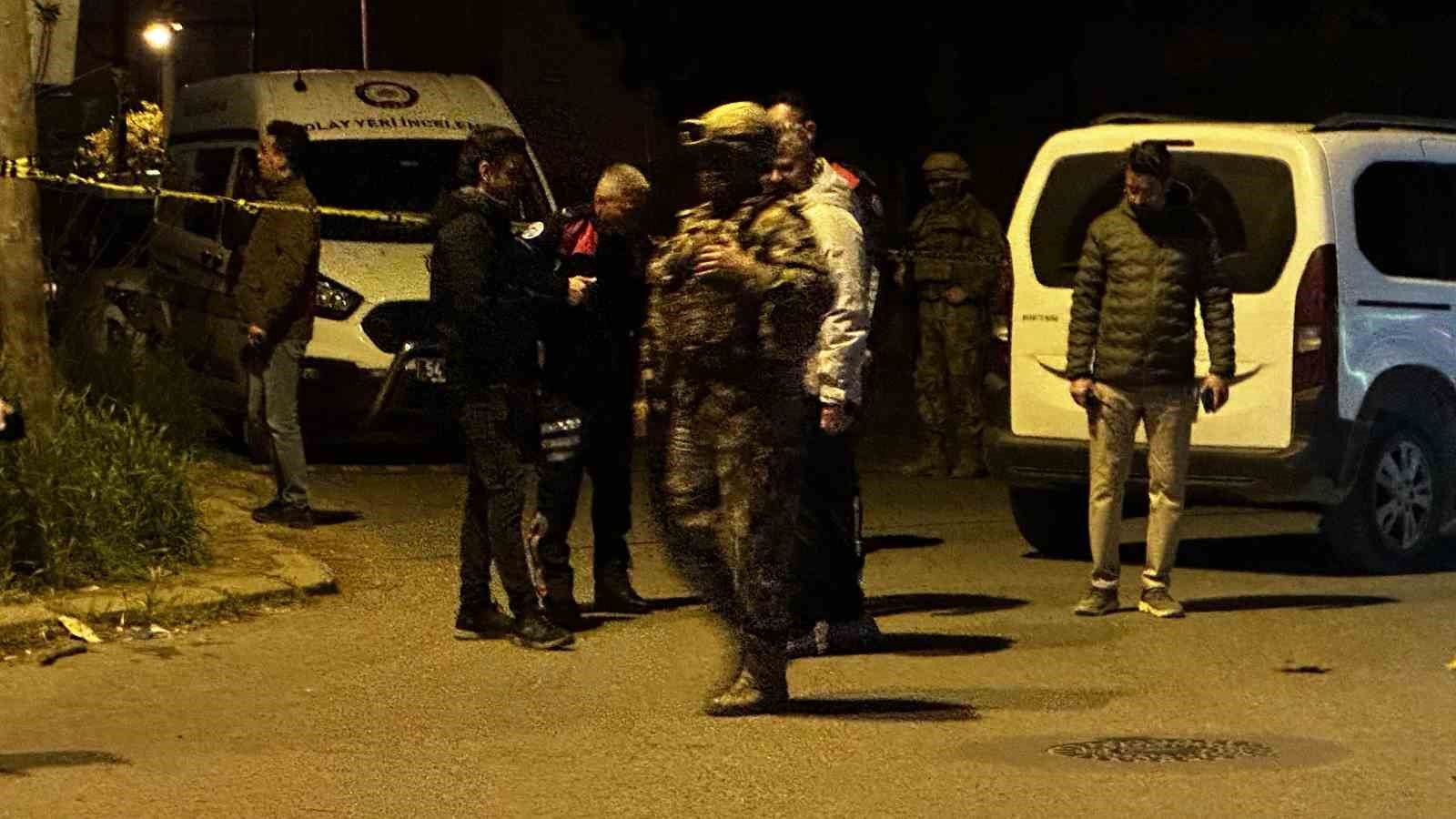 polisle 3 sokak boyunca catisti okul onunde vurularak etkisiz hale getirildi korku dolu anlar qJZFMgbm