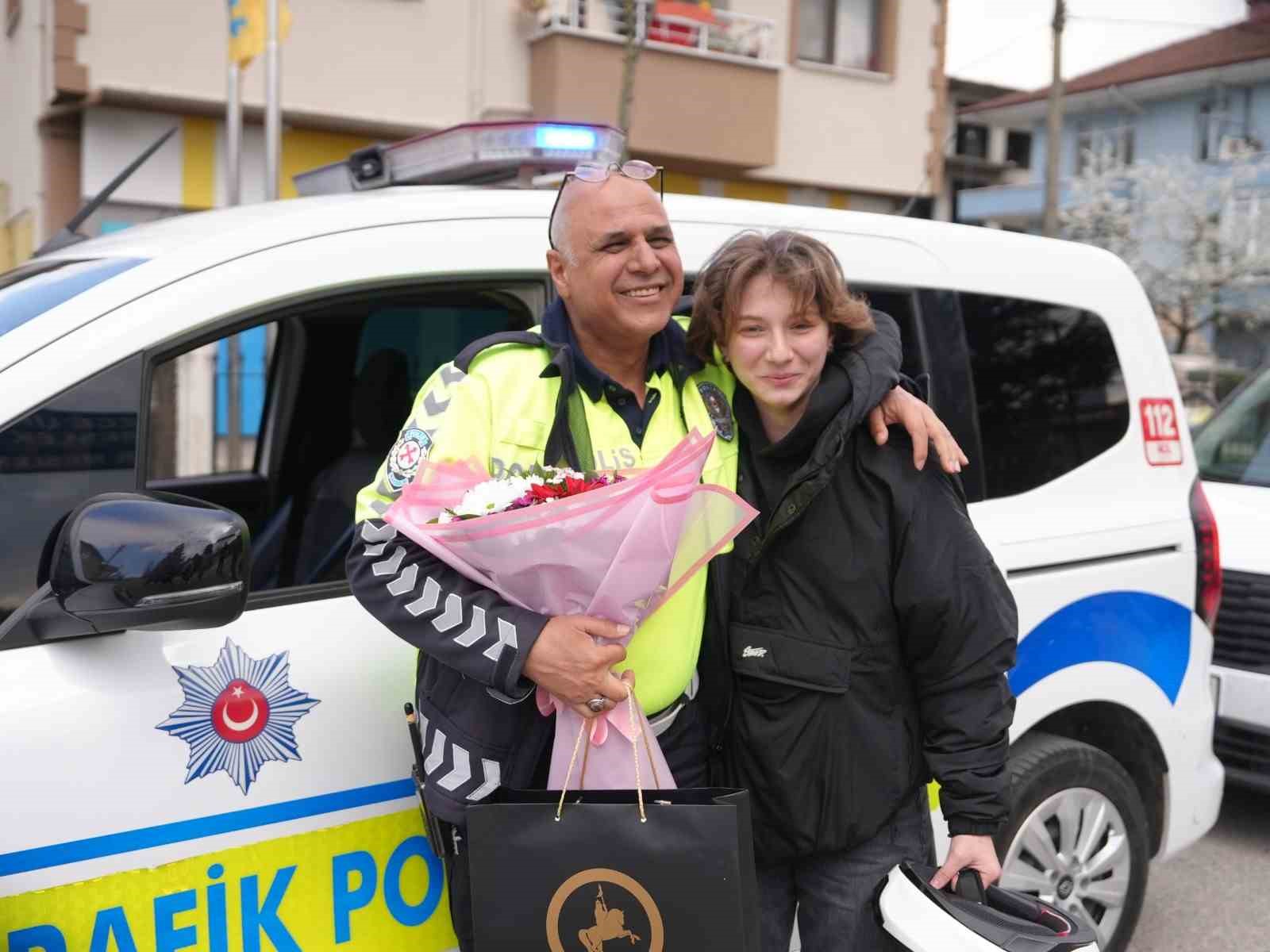 polislere 10 nisan surprizi 5 5XlZtvjs
