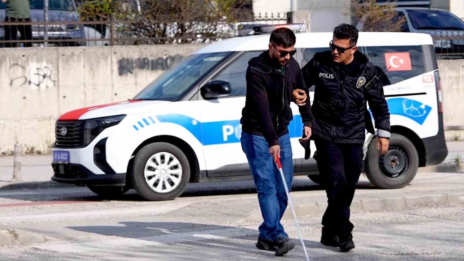polislere 10 nisan surprizi 6 XfmiJTPR