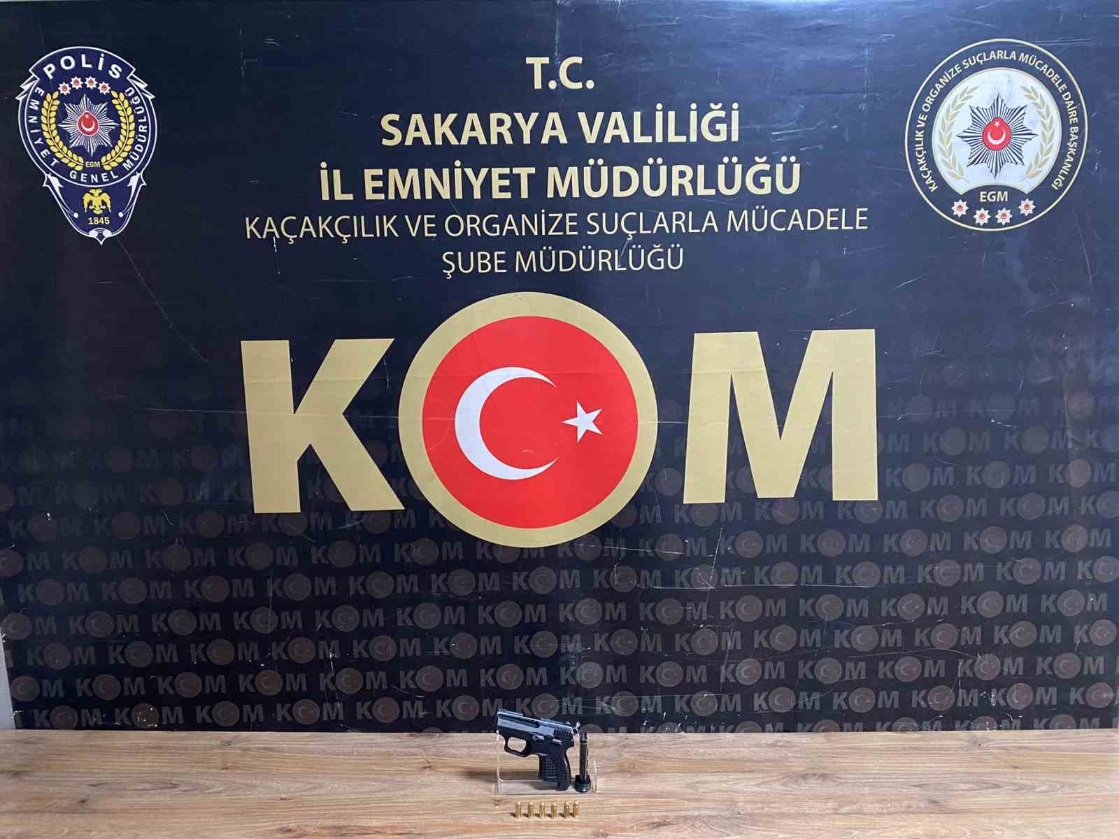 polisten 4 ayri kacakcilik operasyonu 5 gozalti 3