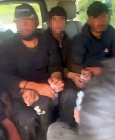 polisten-gocmen-kacakciligi-operasyonu-3-organizator-ve-9-duzensiz-gocmen-yakalandi-V4JJR35r.jpg