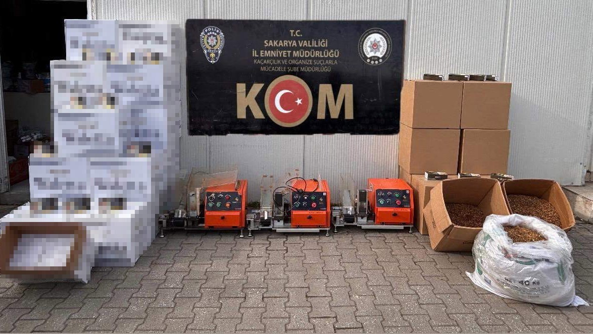 polisten iki ilcede uyusturucu ve kacakcilik operasyonu 4 gozalti 0 tBdlEJCk