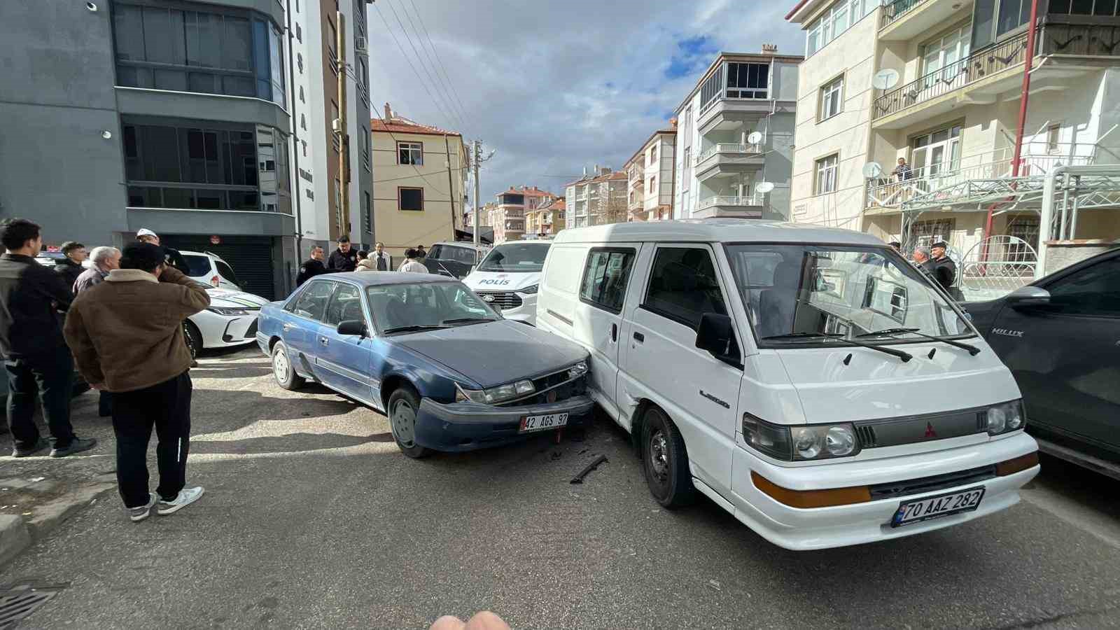 polisten kacan 14 yasindaki surucu minibuse carpinca yakalandi 1 YNtXCVCY