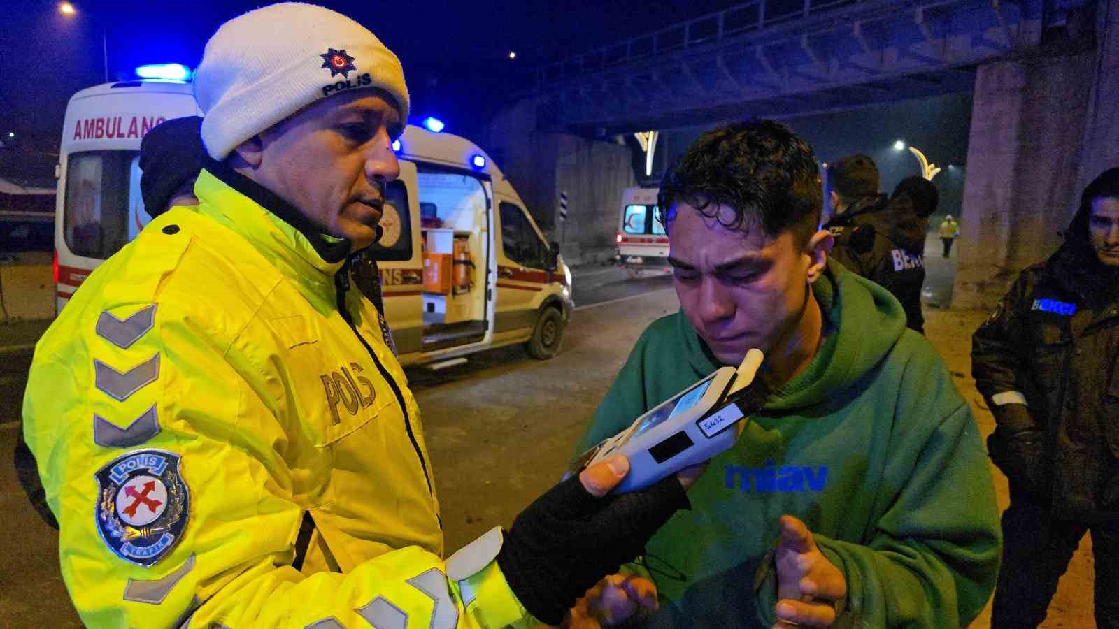 polisten kacan alkollu surucu kaza yapinca yakalandi 1 UpETK9yH
