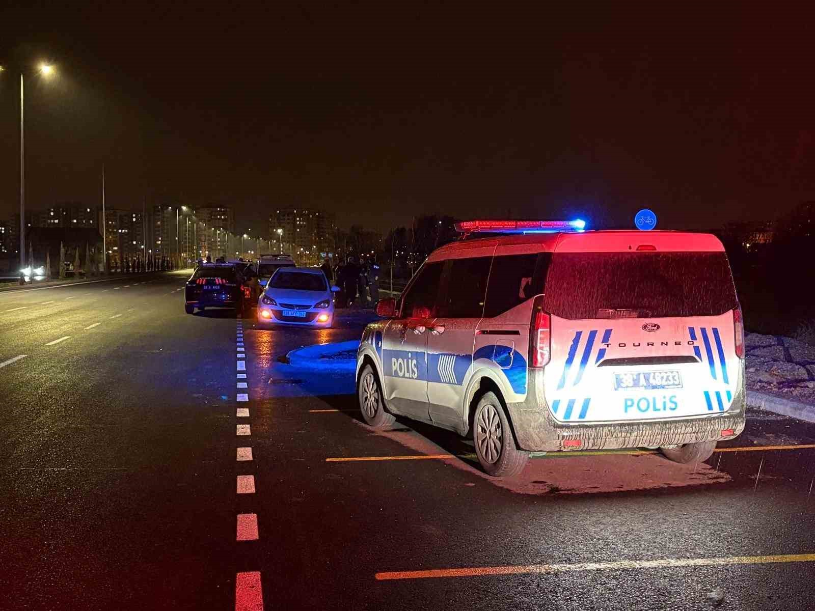 polisten kacan alkollu surucu kaza yapinca yakayi ele verdi 4 L8I4E9FR