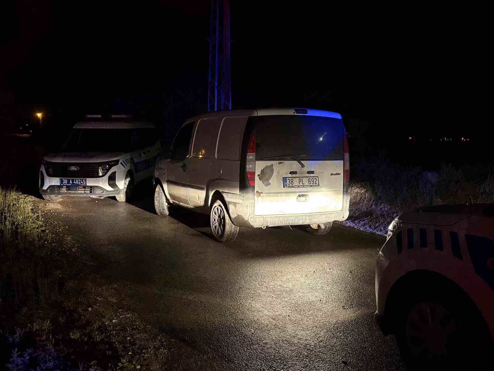 polisten kacan alkollu surucu polis aracinda binecegi yeri begenmedi 4 tFPGGCYI