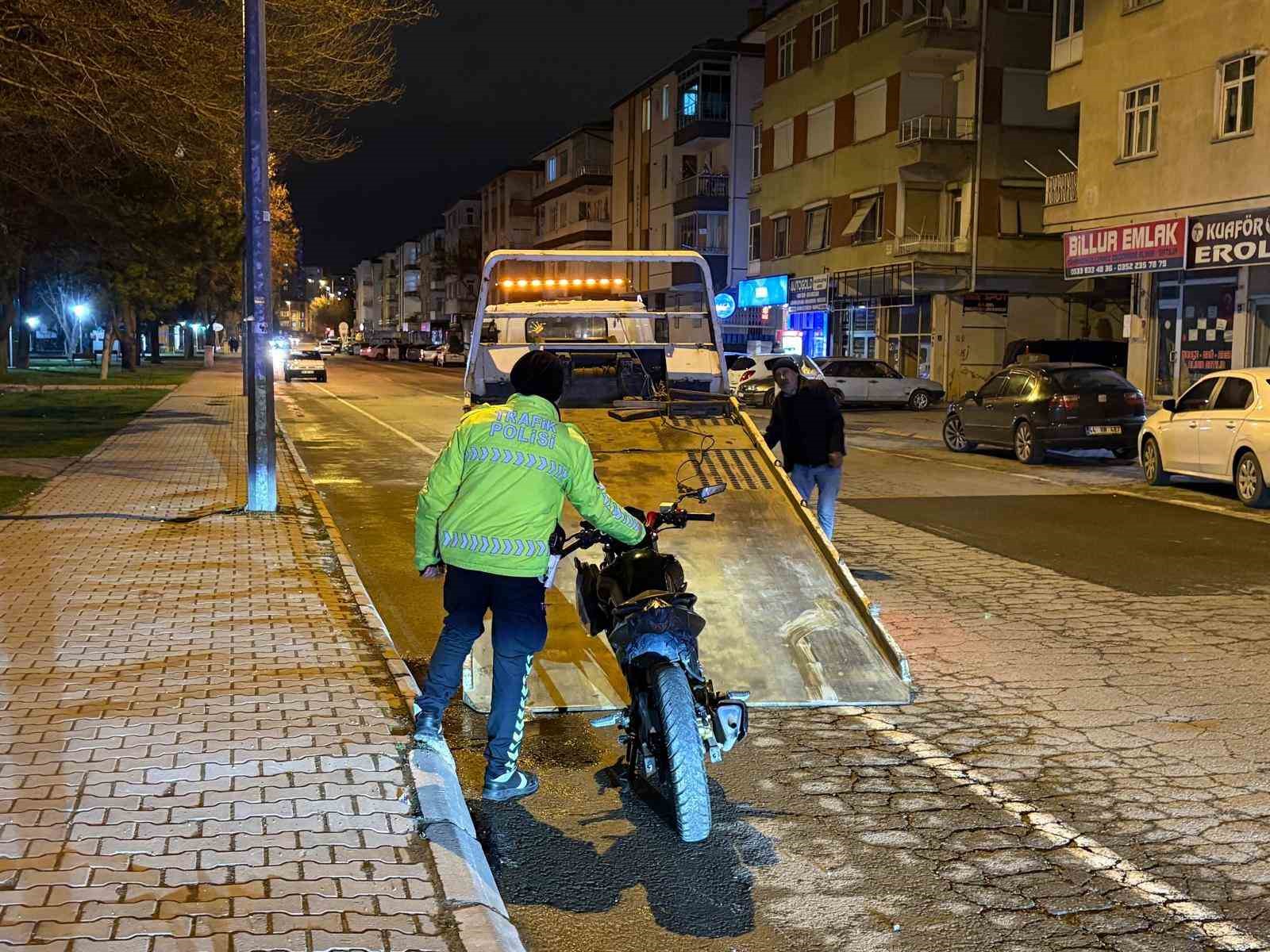 polisten kacan ehliyetsiz motosikletliye 336 bin tl ceza 1 4IcYi29q