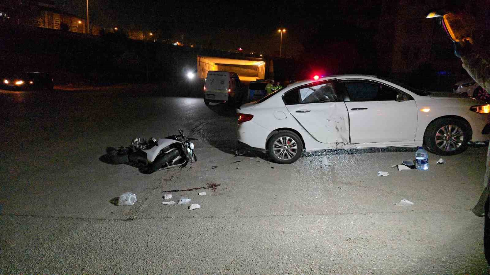 polisten kacan motosiklet otomobile carpti 2 yarali 3 TvfzTYIF
