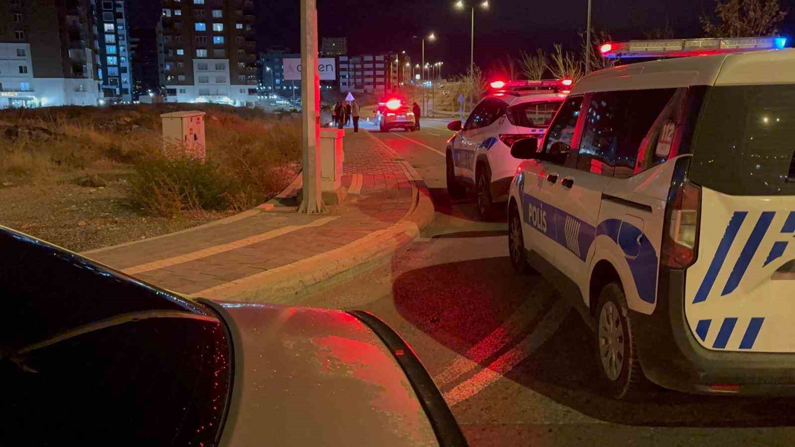 polisten kacan motosiklet surucusu ters yone girerek kaza yapti 1 yarali 2 g8TFRSrM