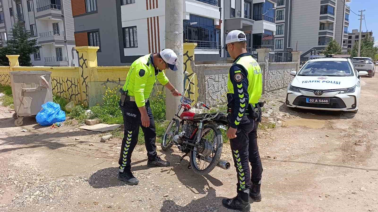 polisten kacan motosiklet surucusune rekor ceza 0 DzwhVC5K