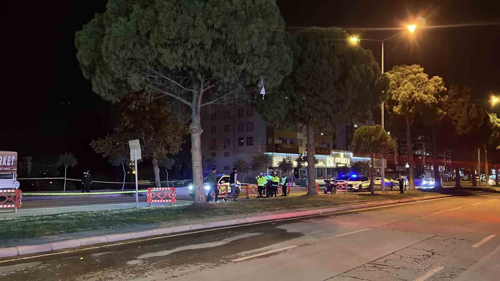 Polisten kaçan motosikletli, park halindeki kamyonete çarptı: 1 ölü 1 yaralı 8 polisten kacan motosikletli park halindeki kamyonete carpti 1 olu 1 yarali 4 RQm6LtQH