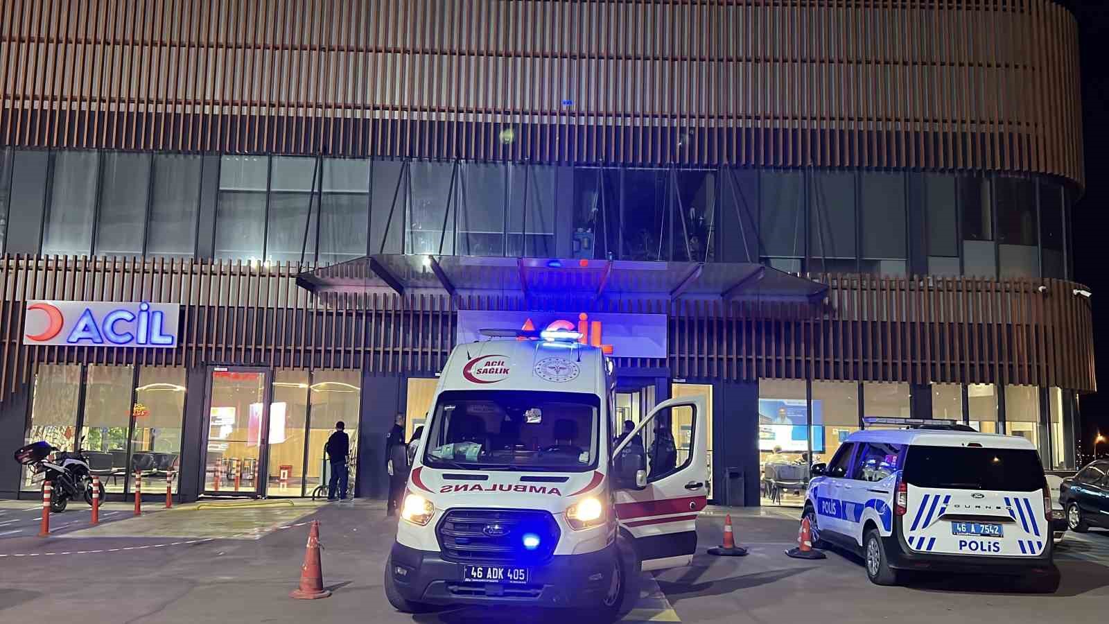 Polisten kaçan motosikletli, park halindeki kamyonete çarptı: 1 ölü 1 yaralı 9 polisten kacan motosikletli park halindeki kamyonete carpti 1 olu 1 yarali 5 k4LdVezs