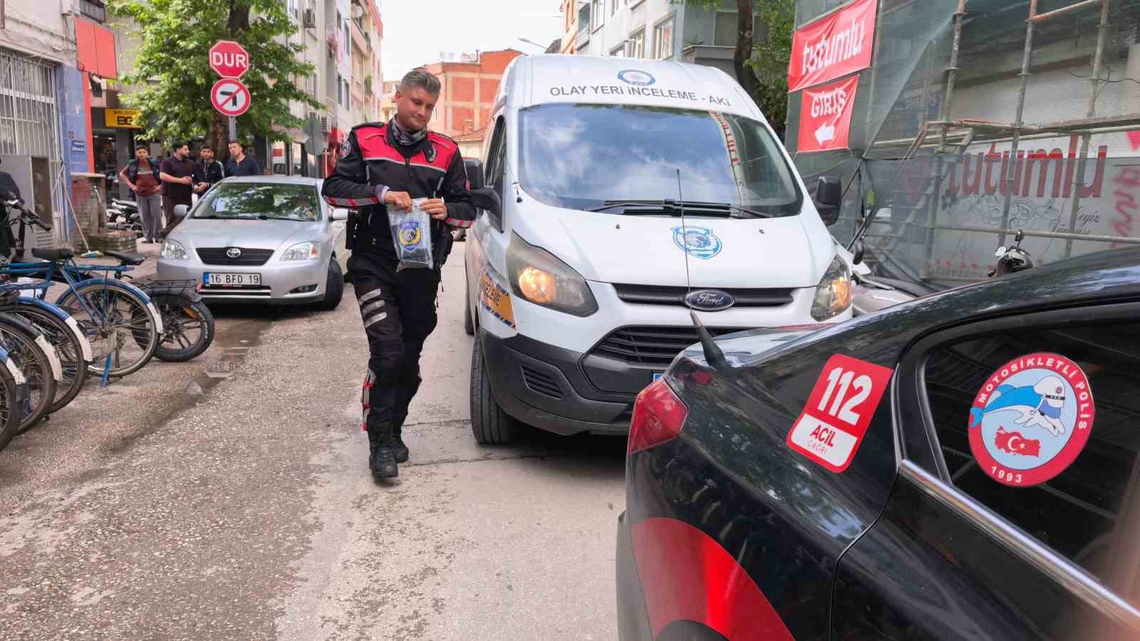 polisten kacti uzerinden ruhsatsiz tabanca cikti 1 Da8e6IkA