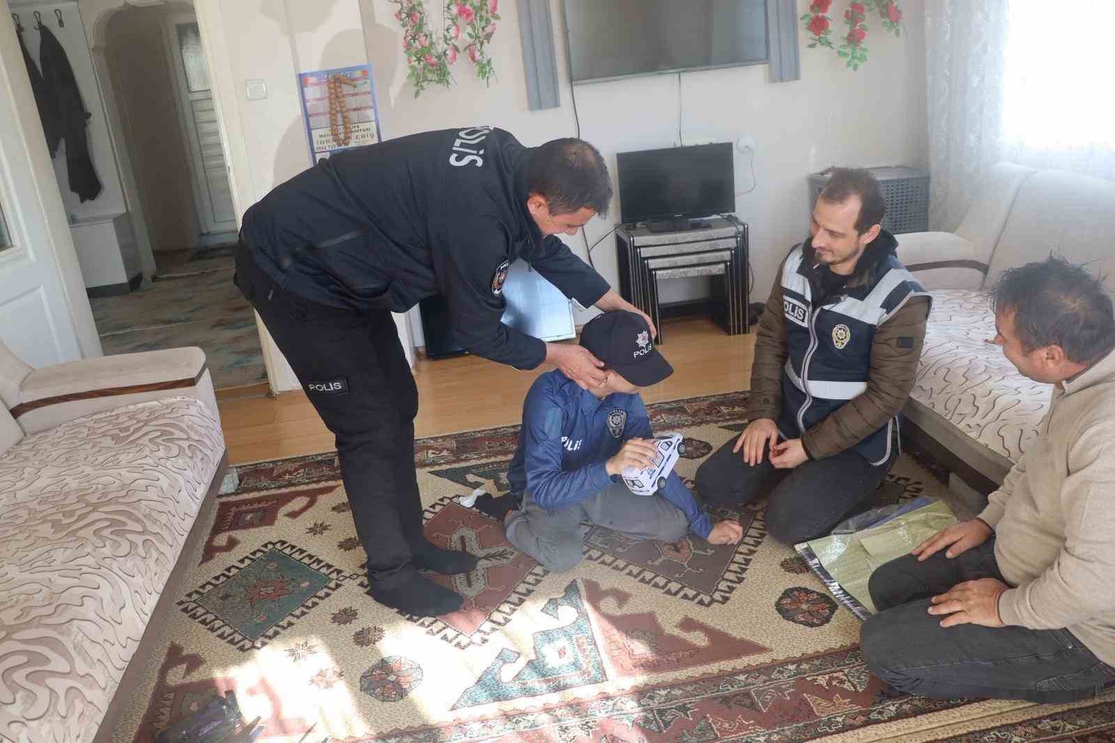 polisten kalpten kalbe uzanan devriye 1 BLhPlPf1