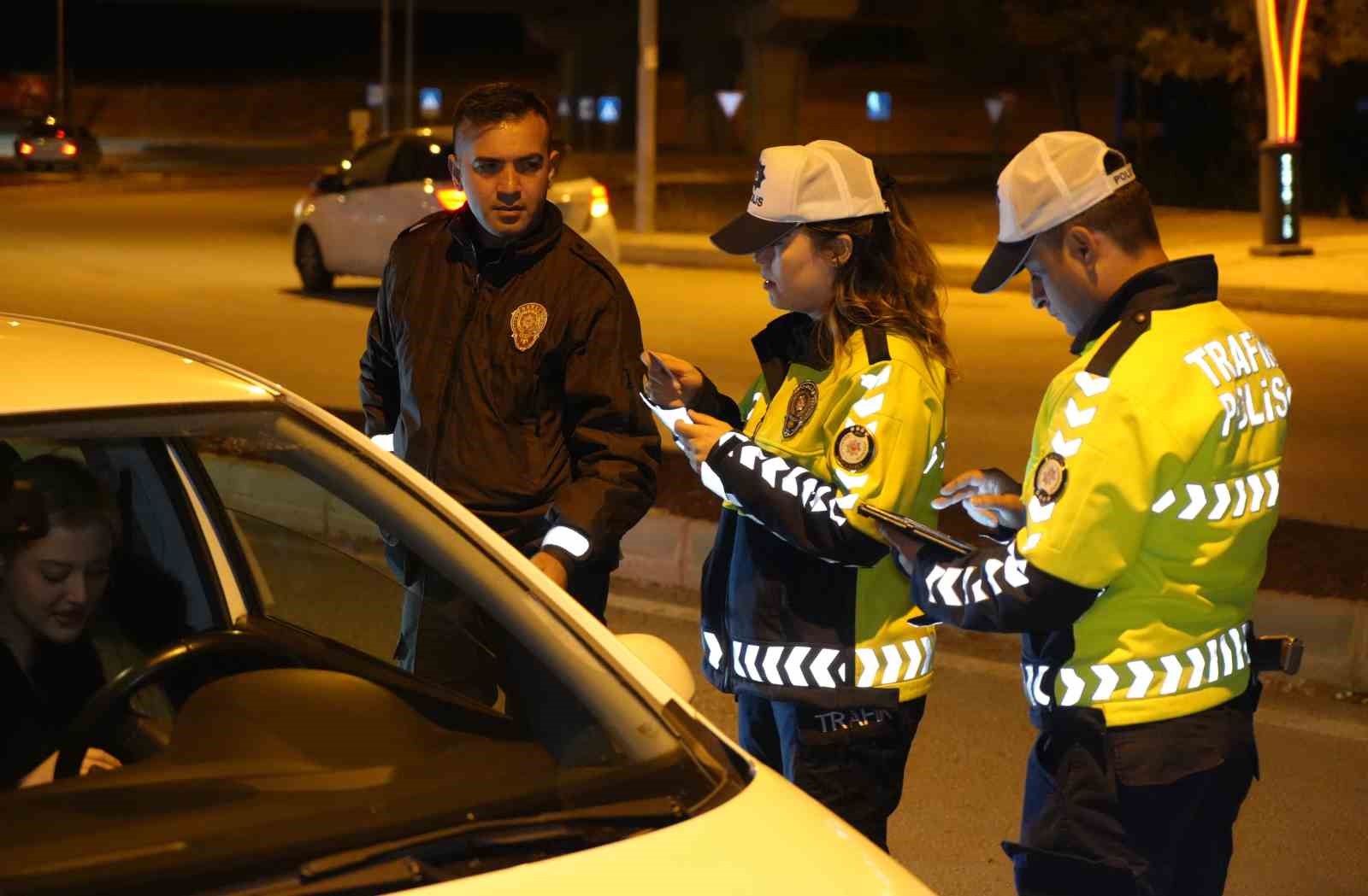 polisten yahsihanda emniyettesiniz uygulamasi uyusturucuya ve suca gecit verilmedi 6