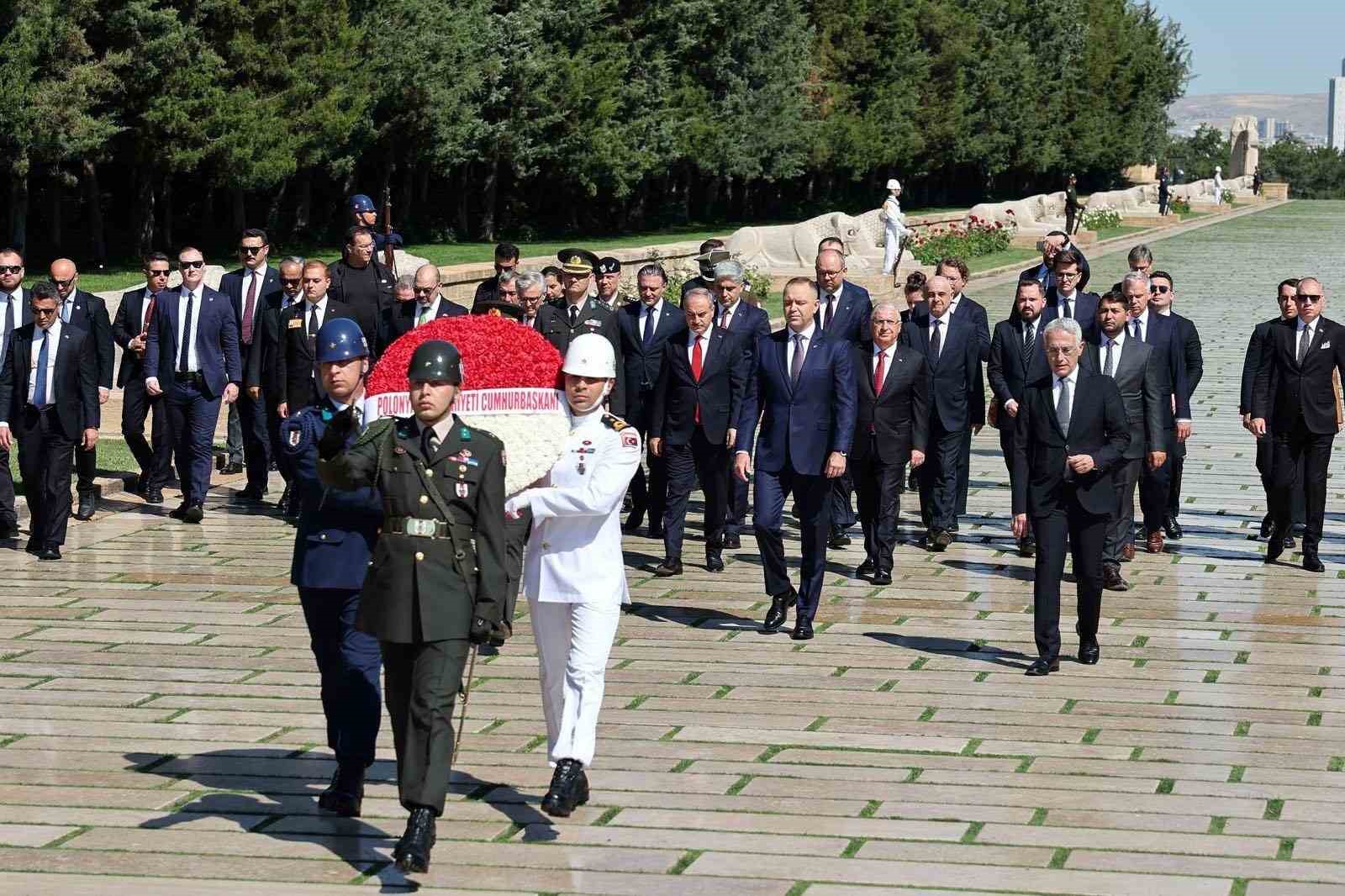 Polonya Cumhurbaşkanı Nawrocki, Anıtkabir’i ziyaret etti 7 polonya cumhurbaskani nawrocki anitkabiri ziyaret etti 3 hS5uPzUD