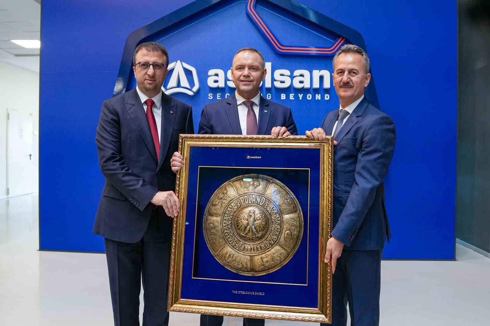 polonya cumhurbaskanindan aselsana ziyaret 1 lAetRZYd