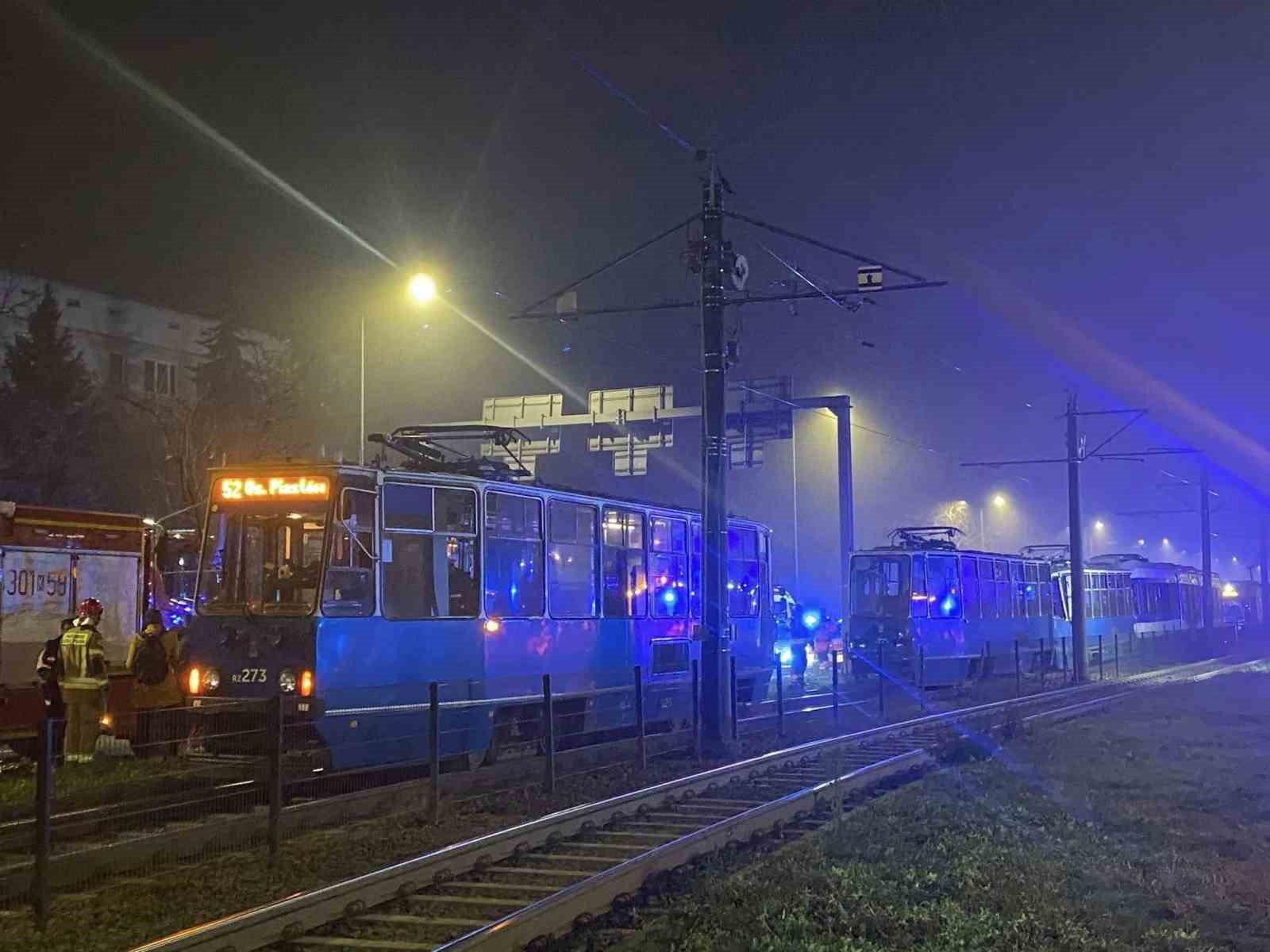 polonyada tramvay kazasi 2si agir 35 yarali 1 GCFLd9Fw