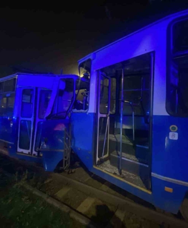 polonyada-tramvay-kazasi-2si-agir-35-yarali-VmEnYP2U.jpg