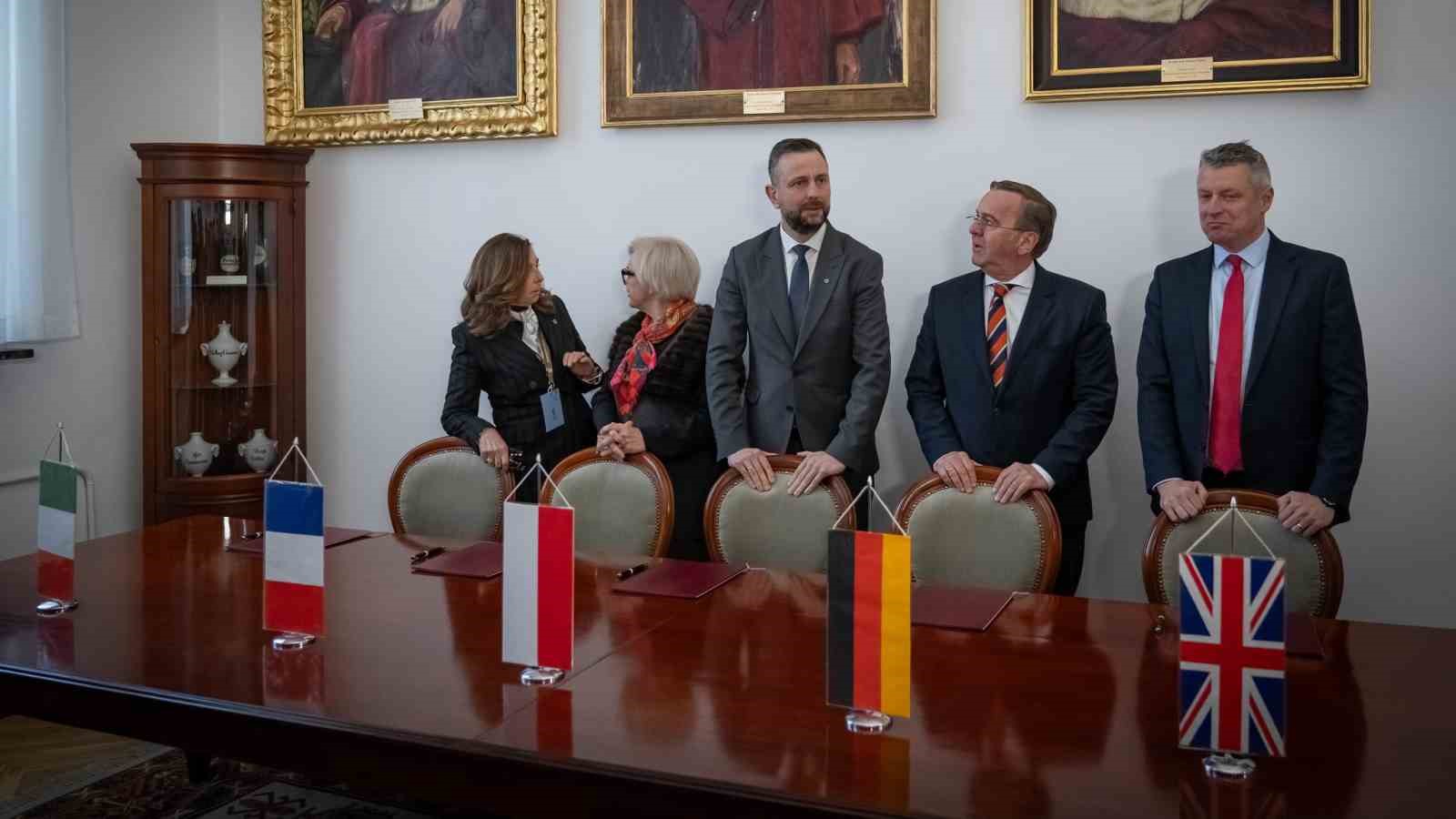 polonyali bakan kosiniak kamysz savas teknikleri sekilde degisiyor uygun sekilde tepki vermeliyiz 2 CA1X8CTA