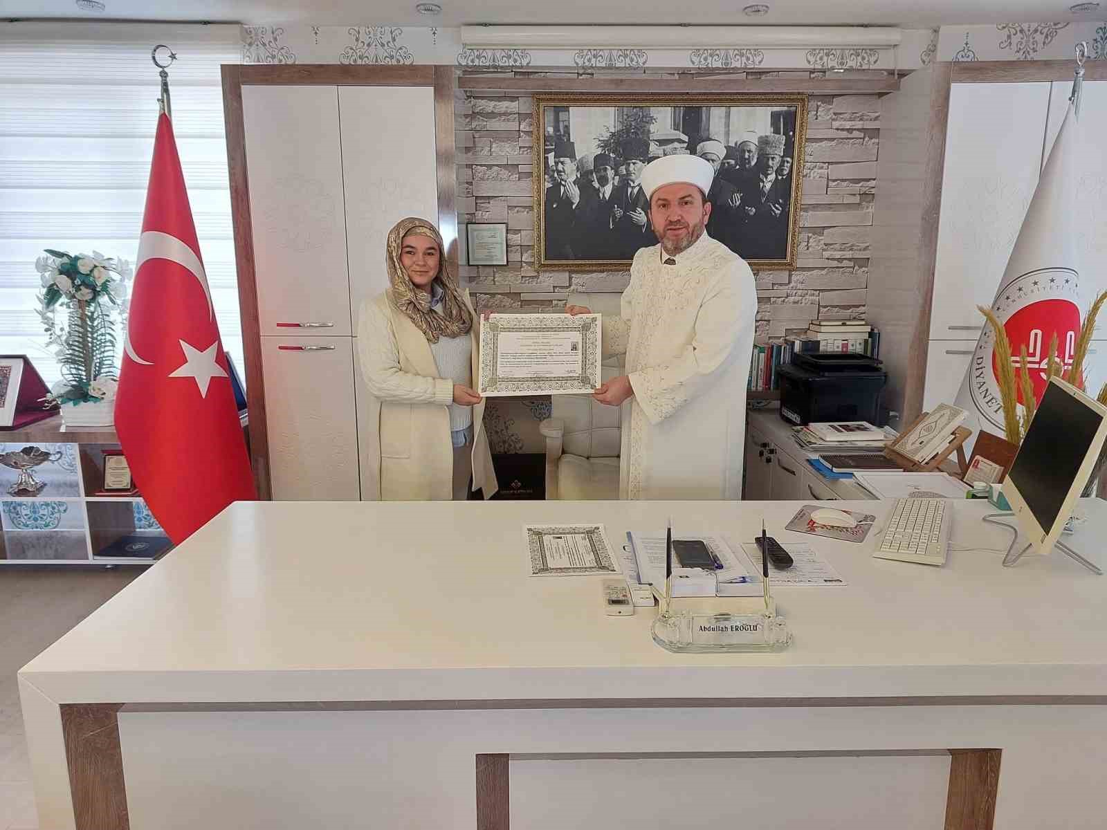 polonyali oksana musluman olup meryem ismini aldi 2 YfpKrn3H