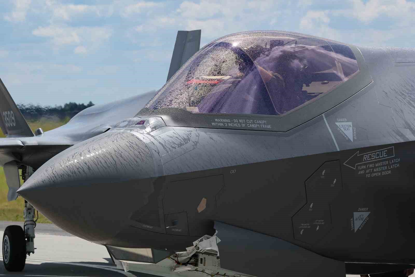 polonyanin f 35 savas ucaklari ilk ucuslarini gerceklestirdi 2 ZCF42uM1