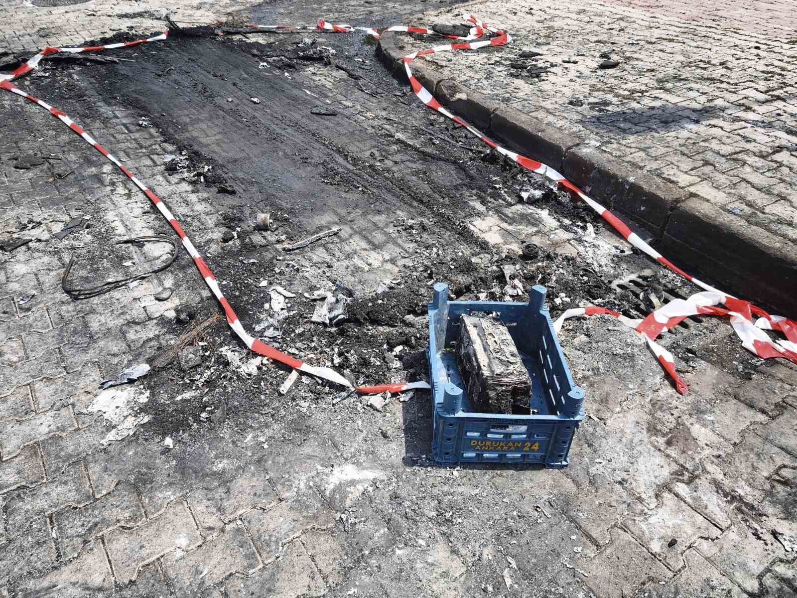 pompali tufekle dehset sacan sahis sevgilisi oldugu iddia edilen kadinin hem dukkanini hem aracini