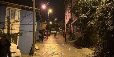 pompali-tufekle-geldi-gece-yarisi-mahalleliyi-sokaga-doktu-1-yarali-VeZgOwvk.jpg