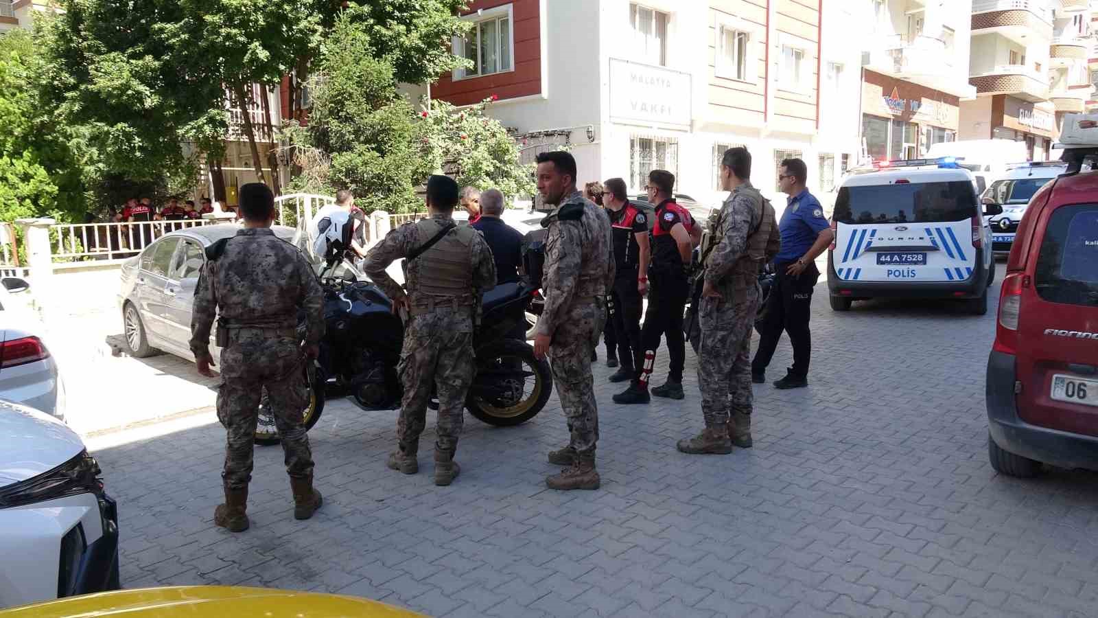 pompali tufekle havaya ates acan sahis panige neden oldu 2 n4Z6Aq9A