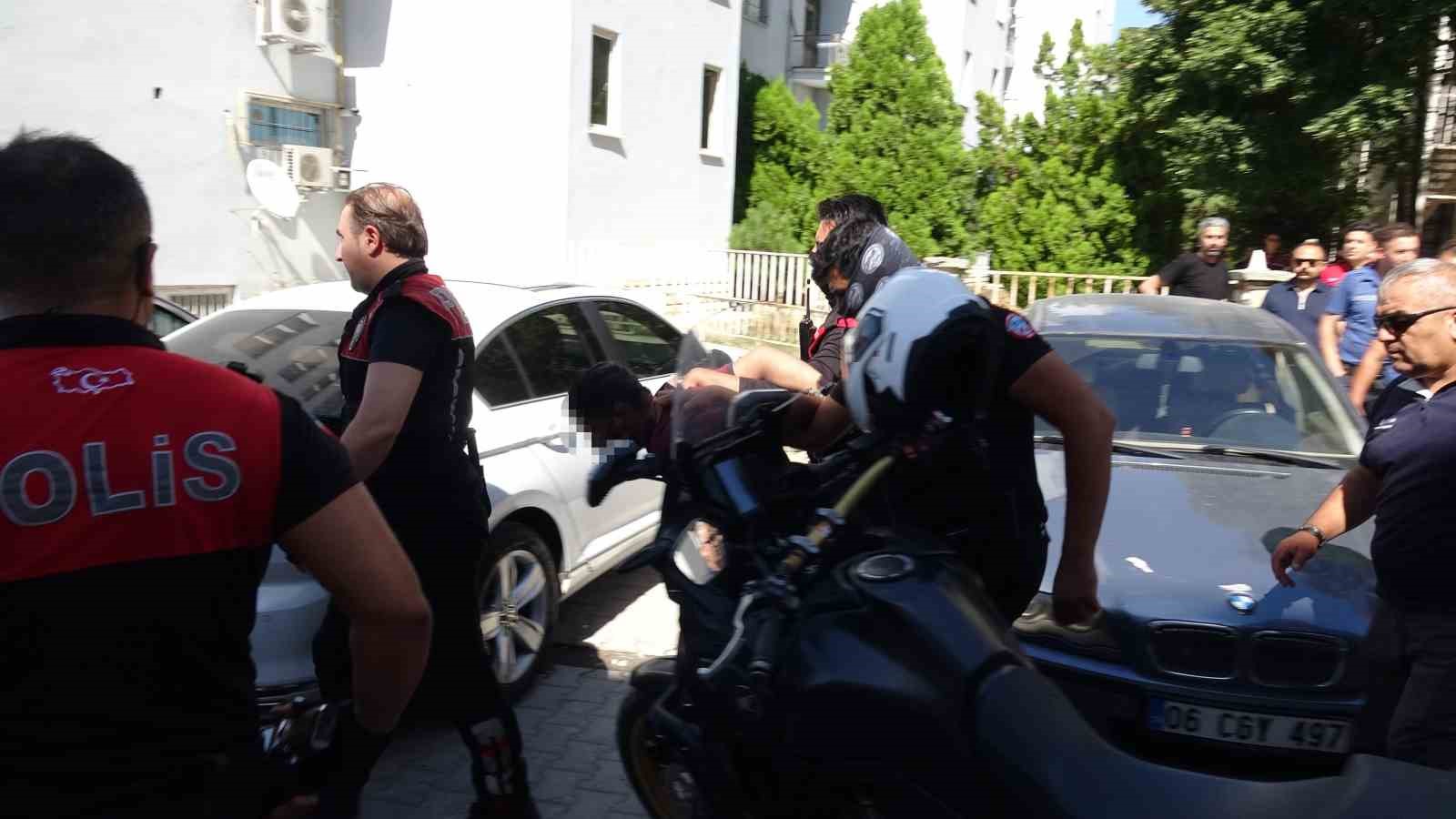 pompali tufekle havaya ates acan sahis panige neden oldu 3 HREOcaiA