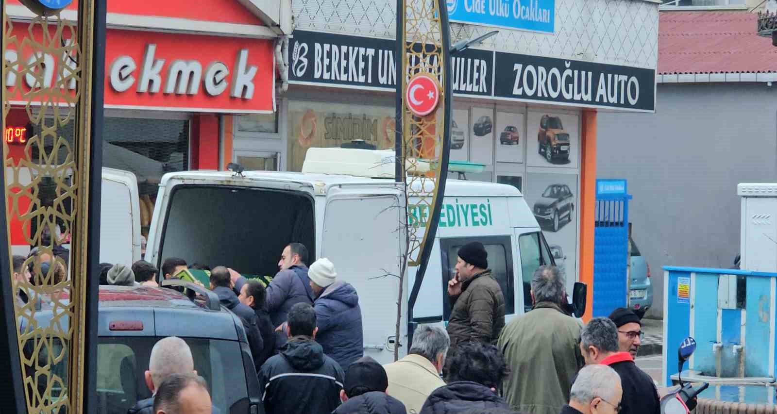 pompali tufekle oldurulen genc topraga verildi 2 ETfwdI42