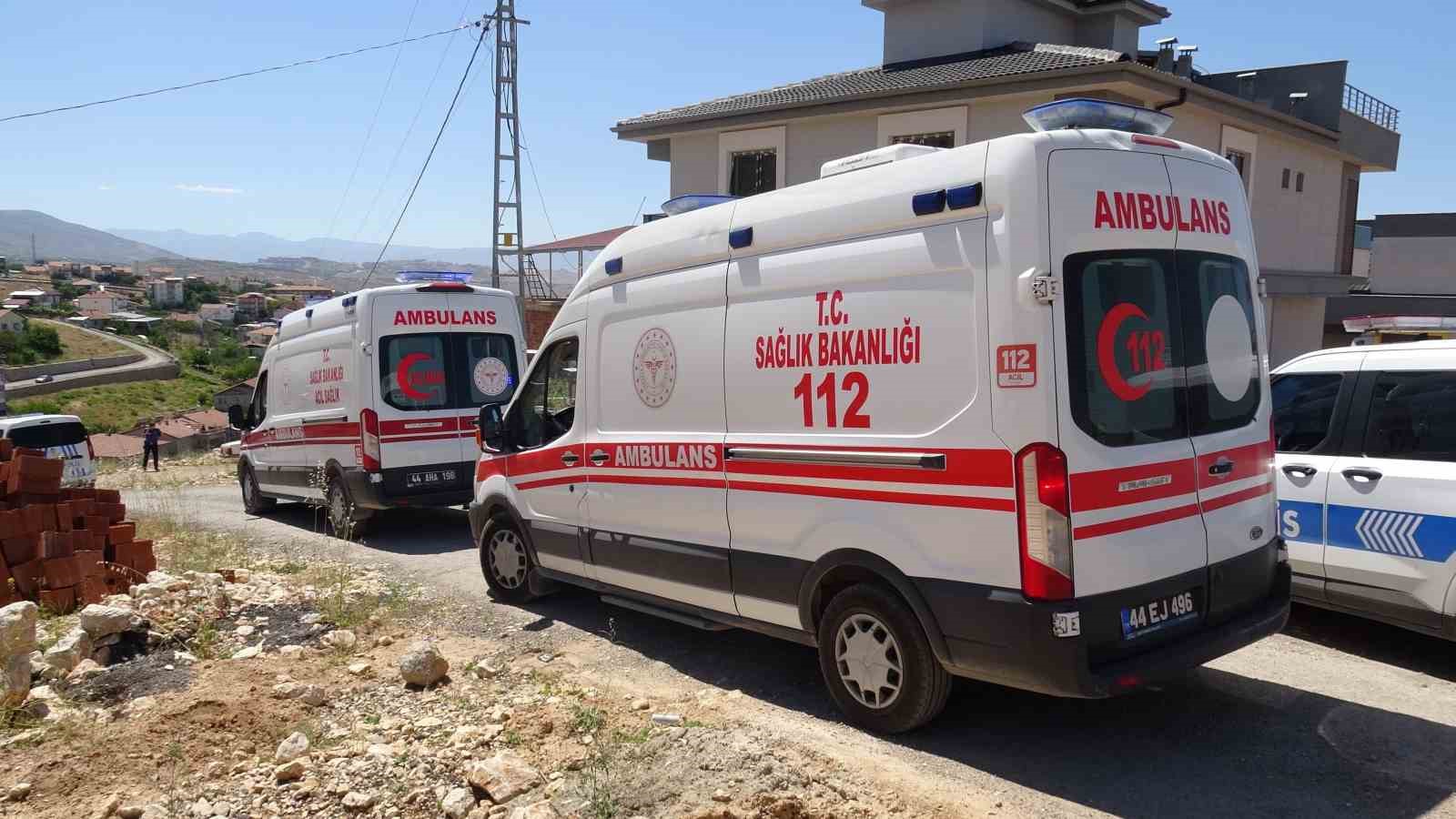Pompalı tüfekle yaraladığı kişinin ardından polisle birlikte boş kartuş aradı 7 pompali tufekle yaraladigi kisinin ardindan polisle birlikte bos kartus aradi 3 sARz7dL1