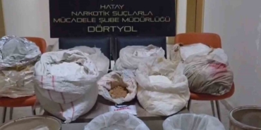 portakal-bahcesinde-gerceklesen-uyusturucu-alisverisine-polis-ekiplerinden-baskin-175-kilogram-kimyasal-uyusturucu-ham-maddesi-ui7Rcbne.jpg