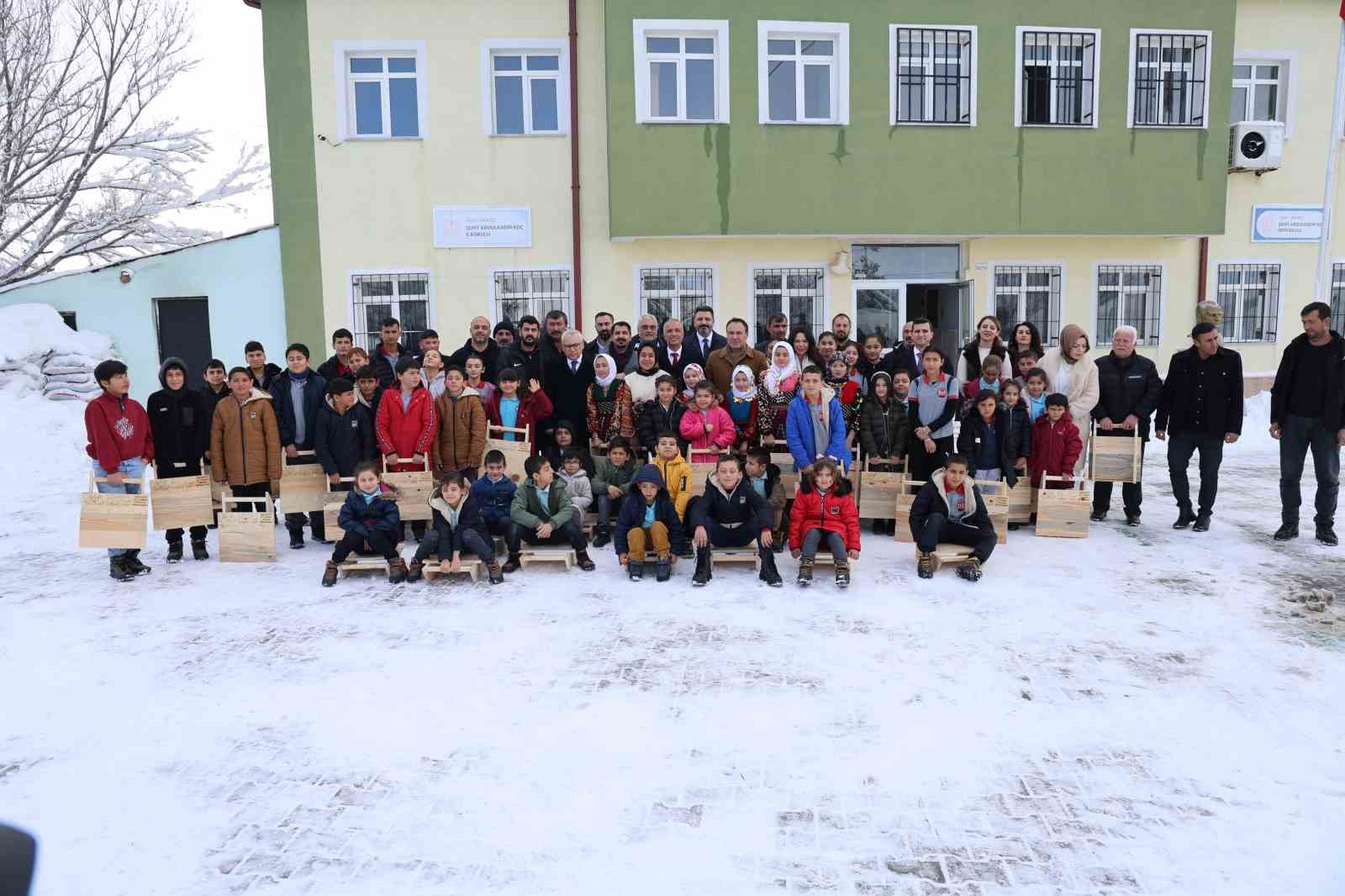 poset ve legenle kayiyorlardi kizak hediyesi turku yaktirdi 10 4T9naljw