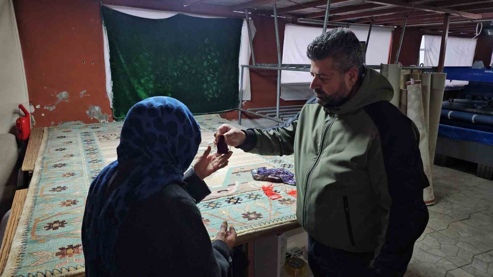 posetten insanlik cikti halinin arasindaki altinlar sahibine ulastirdi 0 Ov7yVZgQ