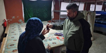 posetten-insanlik-cikti-halinin-arasindaki-altinlar-sahibine-ulastirdi-v9KeyWCF.jpg