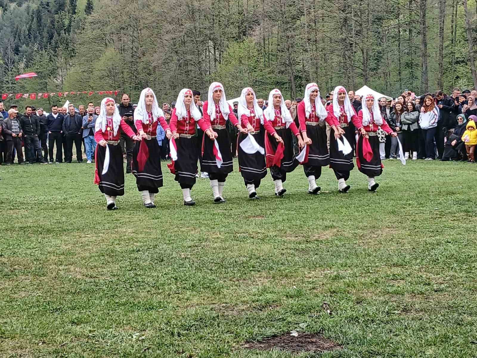 posofta 19 mayis coskusu genclerin gosterileri nefes kesti 4 aEWJFlYe
