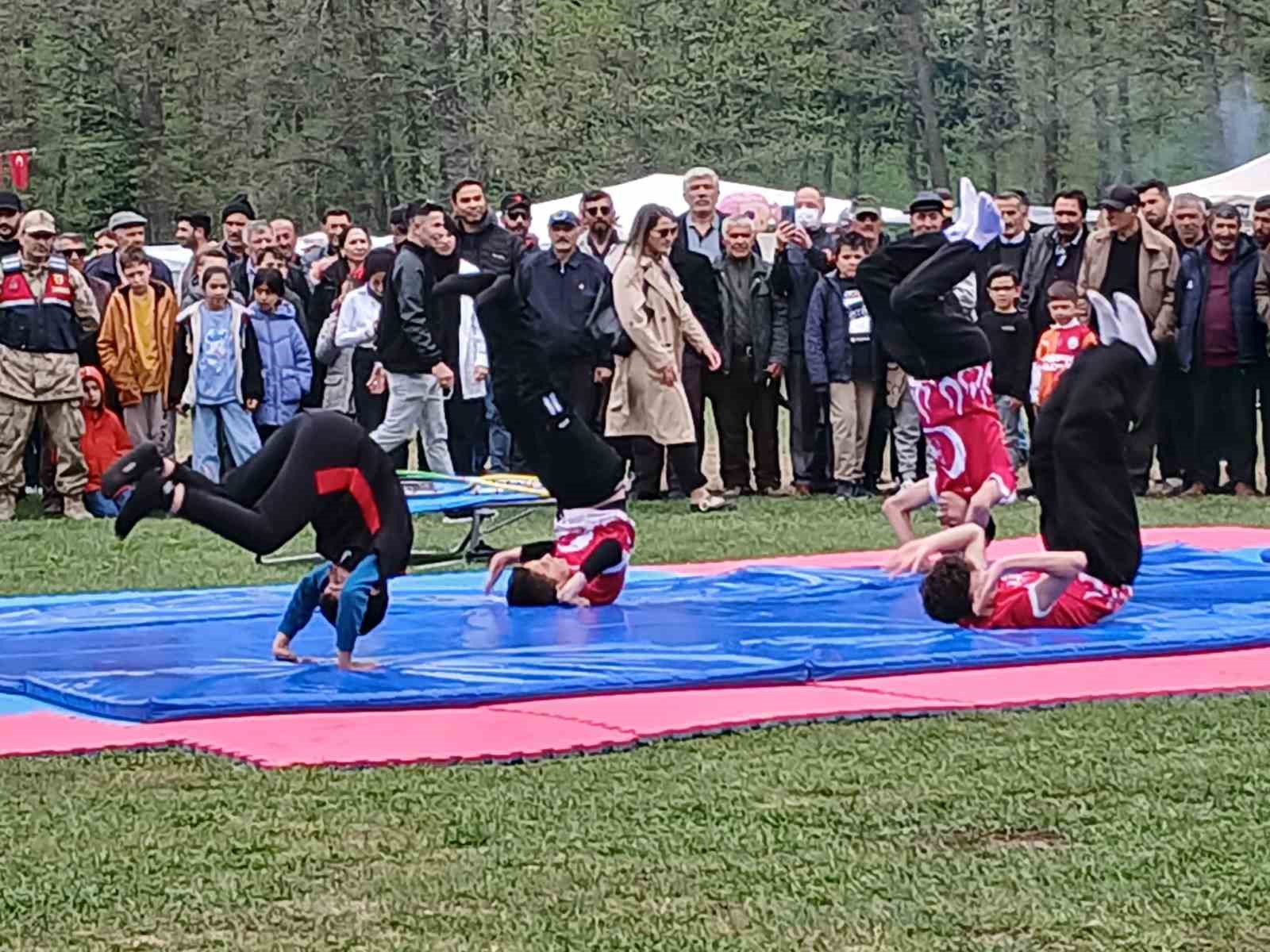 posofta 19 mayis coskusu genclerin gosterileri nefes kesti 6 YmkVfa4F