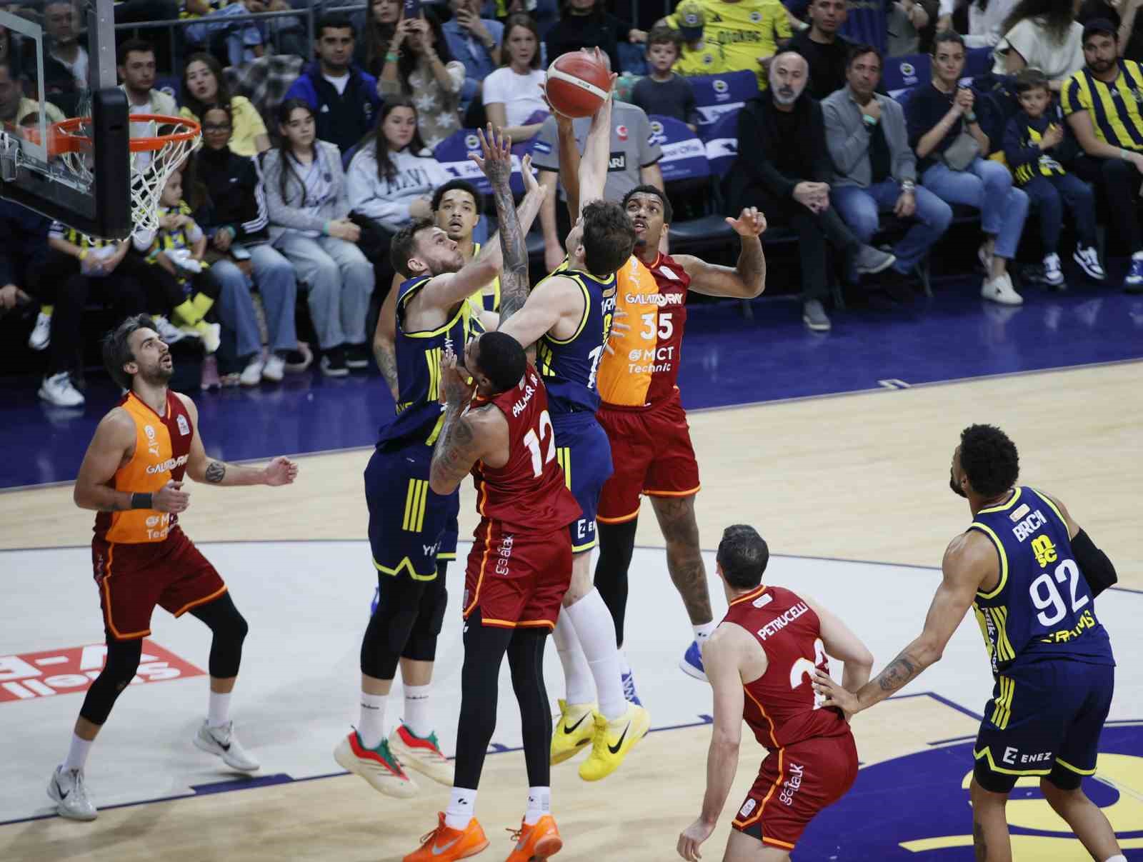 potadaki derbide kazanan fenerbahce 9 O7Fu1XVL
