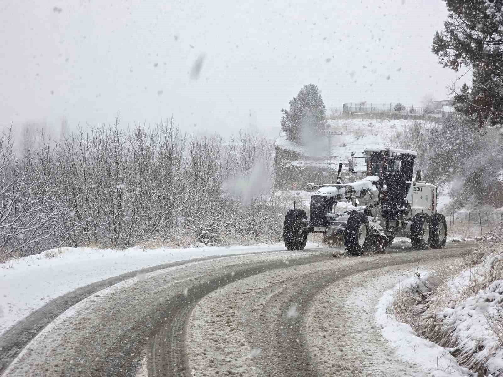 Pozantı’da kar yağışı etkili oldu 8 pozantida kar yagisi etkili oldu 4 f7SDKJkH