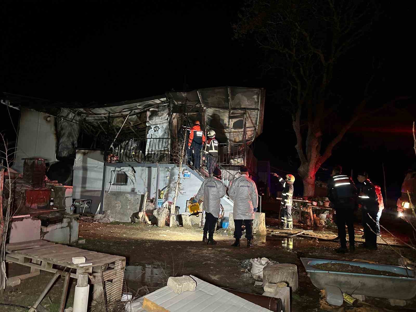 prefabrik evde cikan yanginda kari koca hayatini kaybetti 1 BzIh8EGU