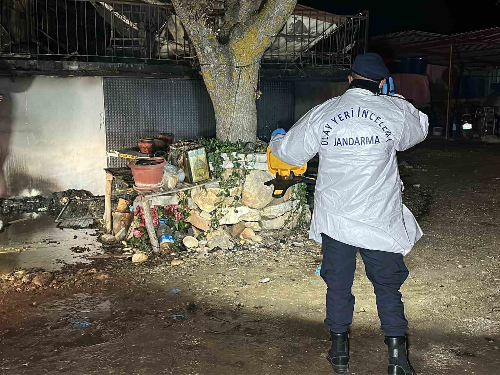prefabrik evde cikan yanginda kari koca hayatini kaybetti 2 L6jtQMWN