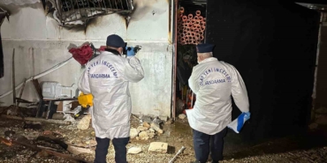 prefabrik-evde-cikan-yanginda-kari-koca-hayatini-kaybetti-rZChNTB9.jpg
