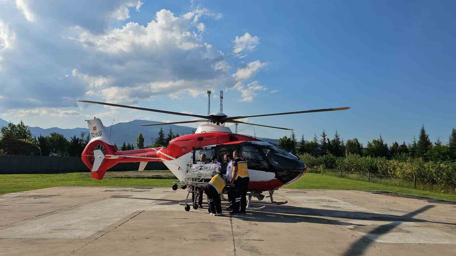 premature ikizlerden biri helikopter ambulansla nigdeye nakledildi 2 FbiC1hWJ